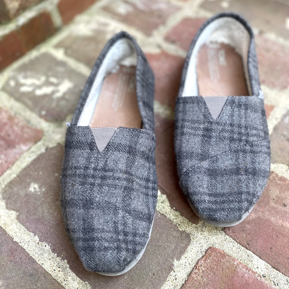 Toms Flats. Women’s size 9.5W. Light & dark gray plaid with wool interior lining